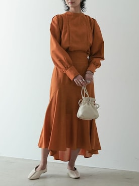 「アイテム（スカート、オレンジ系）」を使った、reedit_officialさん（レディース・162cm）の春コーディネート