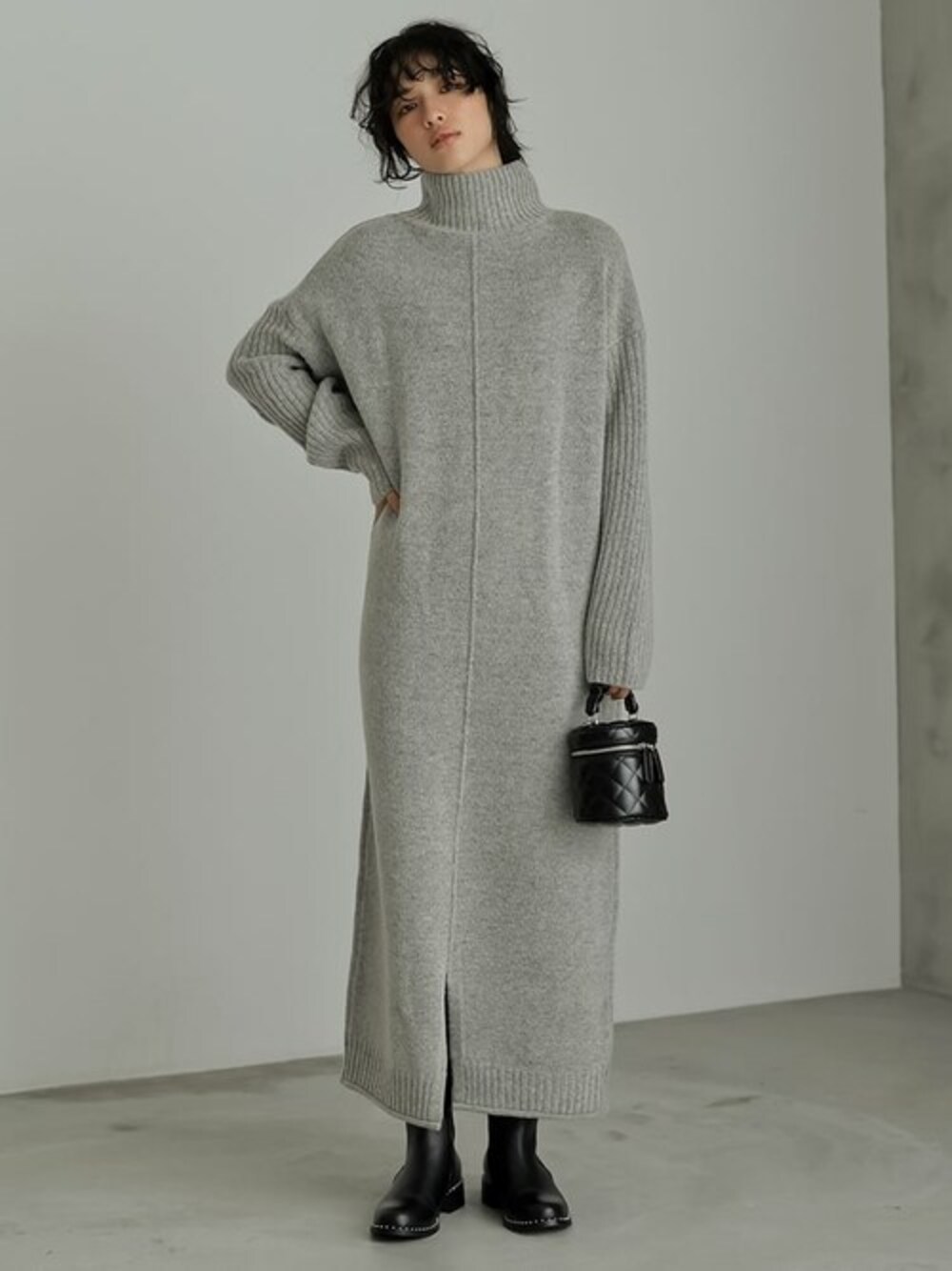 reedit_officialさんの「[お気に入り登録数9万突破][2023A/W PRE ORDER][低身長サイズ有][洗える]前後2WAYハイネック指穴マキシニットワンピース（Re:EDIT）」を使ったコーディネートの1枚目の写真