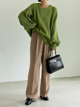 「カラー×コーデ」｜「アイテム（ローファー）」を使った、reedit_officialさん（レディース・162cm）の秋コーディネート