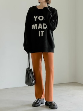 「カラー×コーデ」｜「アイテム（ローファー）」を使った、reedit_officialさん（レディース・162cm）の秋コーディネート