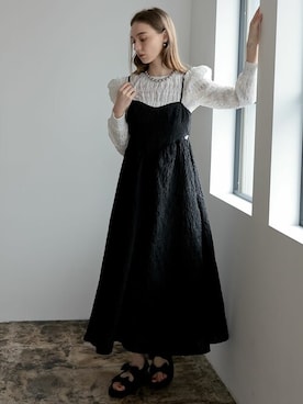 「リエディ」｜「アイテム（サンダル）」を使った、reedit_officialさん（レディース・173cm）の冬コーディネート