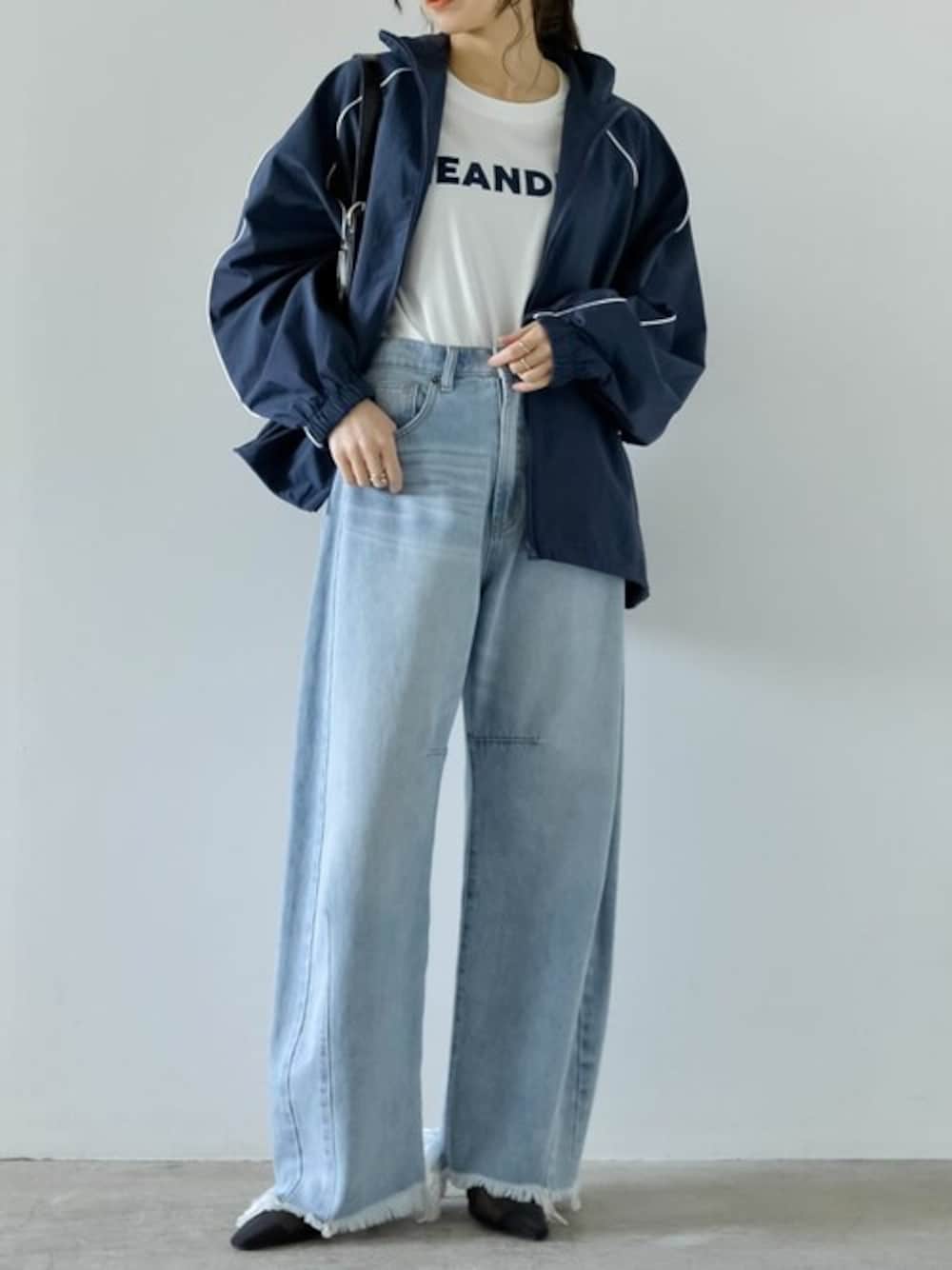 「ロゴT、スポーツミックス、休日コーデ、春コーデ、アノラックパーカー、カーブパンツ、Re:EDIT、リエディ、リエディ(Re:EDIT)、春服みてみて」｜「Re:EDITのナイロンコードデザインフルジップパーカー（ナイロンジャケット、ブルー系）」を使った、reedit_officialさん（レディース・158cm）の春コーディネートの1枚目の写真
