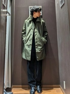 「コラボ」｜「アイテム（ステンカラーコート）」を使った、0493psfaさん（メンズ・176cm）の冬コーディネート