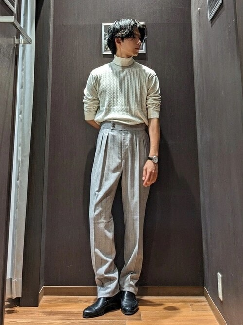 TRANS CONTINETNS バイカラーカシミヤ混タートルネックニット