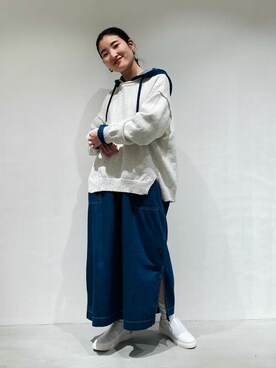 「ONIGIRI（オニギリ）のアイテム（スニーカー）」を使った、COMME CA ISM STAFFさん（レディース・151cm）の春コーディネート