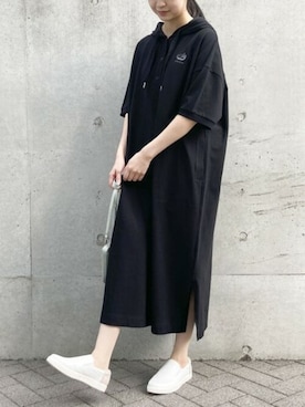 「ONIGIRI（オニギリ）のアイテム（スニーカー）」を使った、COMME CA ISM STAFFさん（レディース・163cm）の春コーディネート