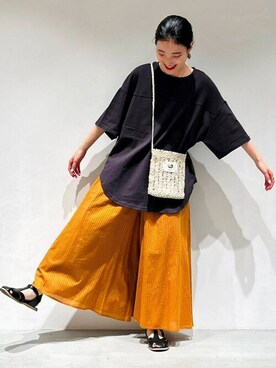 「ONIGIRI（オニギリ）のアイテム（サンダル）」を使った、COMME CA ISM STAFFさん（レディース・151cm）の夏コーディネート