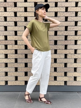 「ONIGIRI（オニギリ）のアイテム（サンダル）」を使った、COMME CA ISM STAFFさん（レディース・168cm）の夏コーディネート