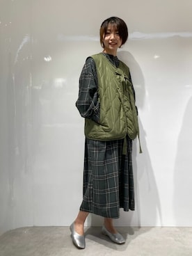 「ONIGIRI（オニギリ）のアイテム（トップス）」を使った、COMME CA ISM STAFFさん（レディース・161cm）の秋コーディネート