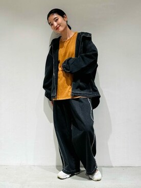 「ONIGIRI（オニギリ）のアイテム（パンツ）」を使った、COMME CA ISM STAFFさん（レディース・151cm）の夏コーディネート