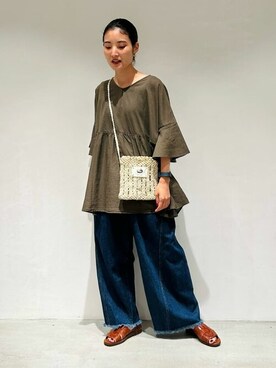 「ONIGIRI（オニギリ）のアイテム（パンツ）」を使った、COMME CA ISM STAFFさん（レディース・151cm）の夏コーディネート