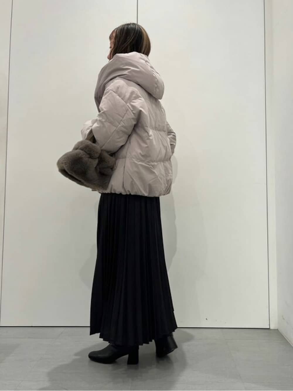 COMME CA ISM STAFFさんの「フーデッドショートダウン（COMME CA ISM）」を使ったコーディネートの1枚目の写真