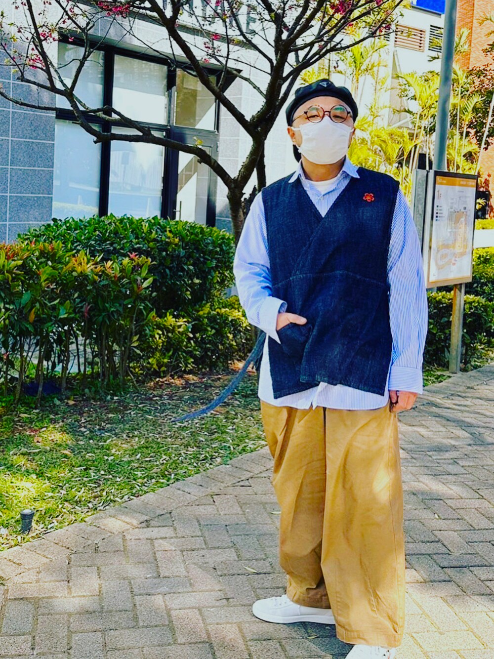 「PRADAのアイテム（キャップ、ブラック系）」を使った、kai-kaiさん（メンズ・167cm）の春コーディネートの1枚目の写真