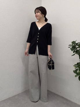 「GALLARDAGALANTE（ガリャルダガランテ）の【手洗い可】ペプラムニットカーデ（カーディガン/ボレロ、ブラック系）」を使った、AYUMIさん（レディース・148cm）の春コーディネート