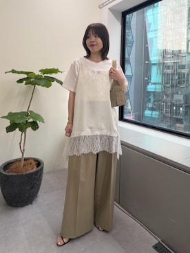 「GALLARDAGALANTE（ガリャルダガランテ）のダブルタックパンツ（その他パンツ、ベージュ系）」を使った、AYUMIさん（レディース・148cm）の夏コーディネート