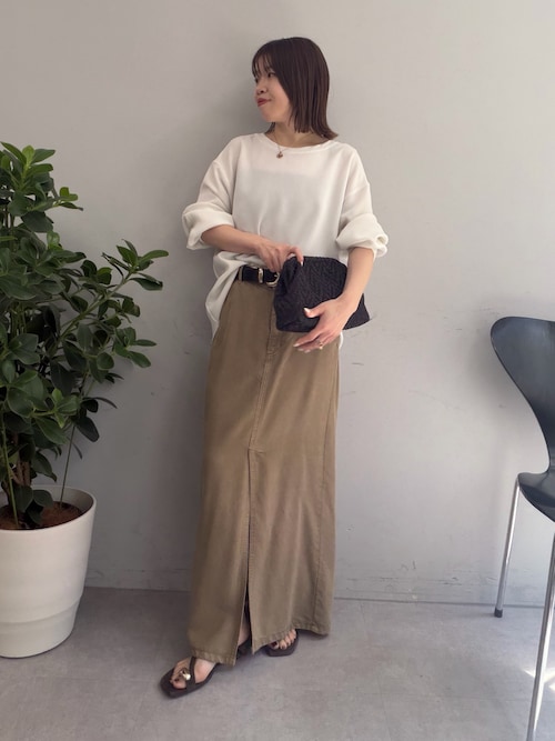 セール】【ジャケットやカーデのインナーに！】バックスリットブラウス