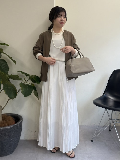 セール】【ジャケットやカーデのインナーに！】バックスリットブラウス