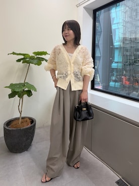 「GALLARDAGALANTE（ガリャルダガランテ）の梳毛ライクカーブスラックス（その他パンツ、ベージュ系）」を使った、AYUMIさん（レディース・148cm）の夏コーディネート
