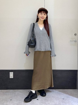 「LEPSIM（レプシィム）のストレッチサテンスカート　497324（スカート）」を使った、ogiさん（レディース・157cm）の秋コーディネート
