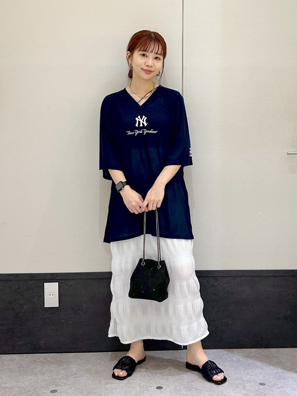 「LEPSIM、レプシィム(LEPSIM)、MLB、スポーツミックス、夏コーデ、スカート、スカートスタイル、夏だ！Tシャツ着よう！、リラックススタイル、大人カジュアル、カジュアルコーデ、オトナ女子、オトナカジュアル、ラフコーデ、大人かわいい」｜「LEPSIMのMLB シアープリント5分袖T　127581（Tシャツ/カットソー、ブルー系）」を使った、ogiさん（レディース・157cm）の夏コーディネートの1枚目の写真