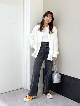 「フェザー」｜「アイテム（スニーカー）」を使った、ogiさん（レディース・157cm）の春コーディネート