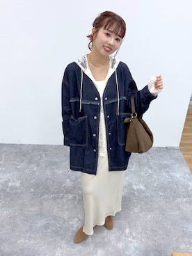 「LEPSIM（レプシィム）のストレッチサテンスカート　1049485（スカート、ホワイト系）」を使った、ogiさん（レディース・157cm）の夏コーディネート