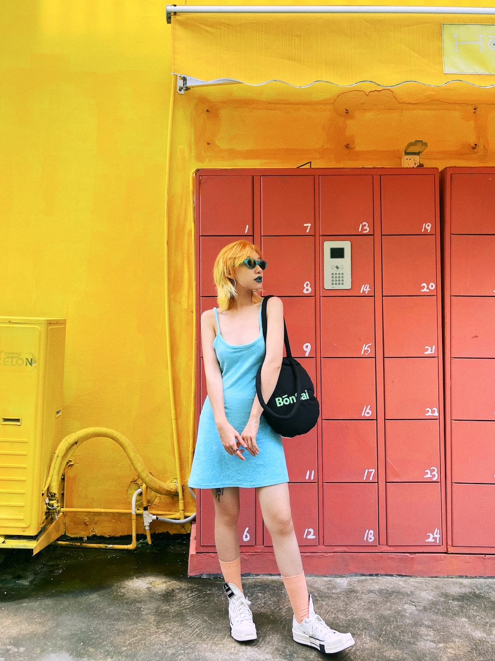 「ootd、夏、基础款、girl、STYLE、mix and match、blue、converse、H&M、summer、WEARBOOKエントリー、daily look」｜「BonSai Studioのアイテム（ショルダーバッグ、ブラック系）」を使った、miskyさん（レディース・160cm）の夏コーディネートの1枚目の写真