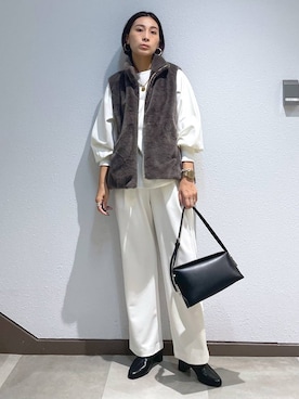 「Elura（エルーラ）のアイテム（その他トップス）」を使った、eriさん（レディース・167cm）の秋コーディネート