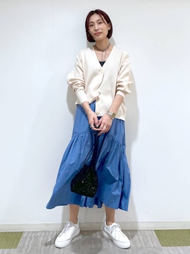 「Elura（エルーラ）のアイテム（スニーカー）」を使った、eriさん（レディース・167cm）の春コーディネート