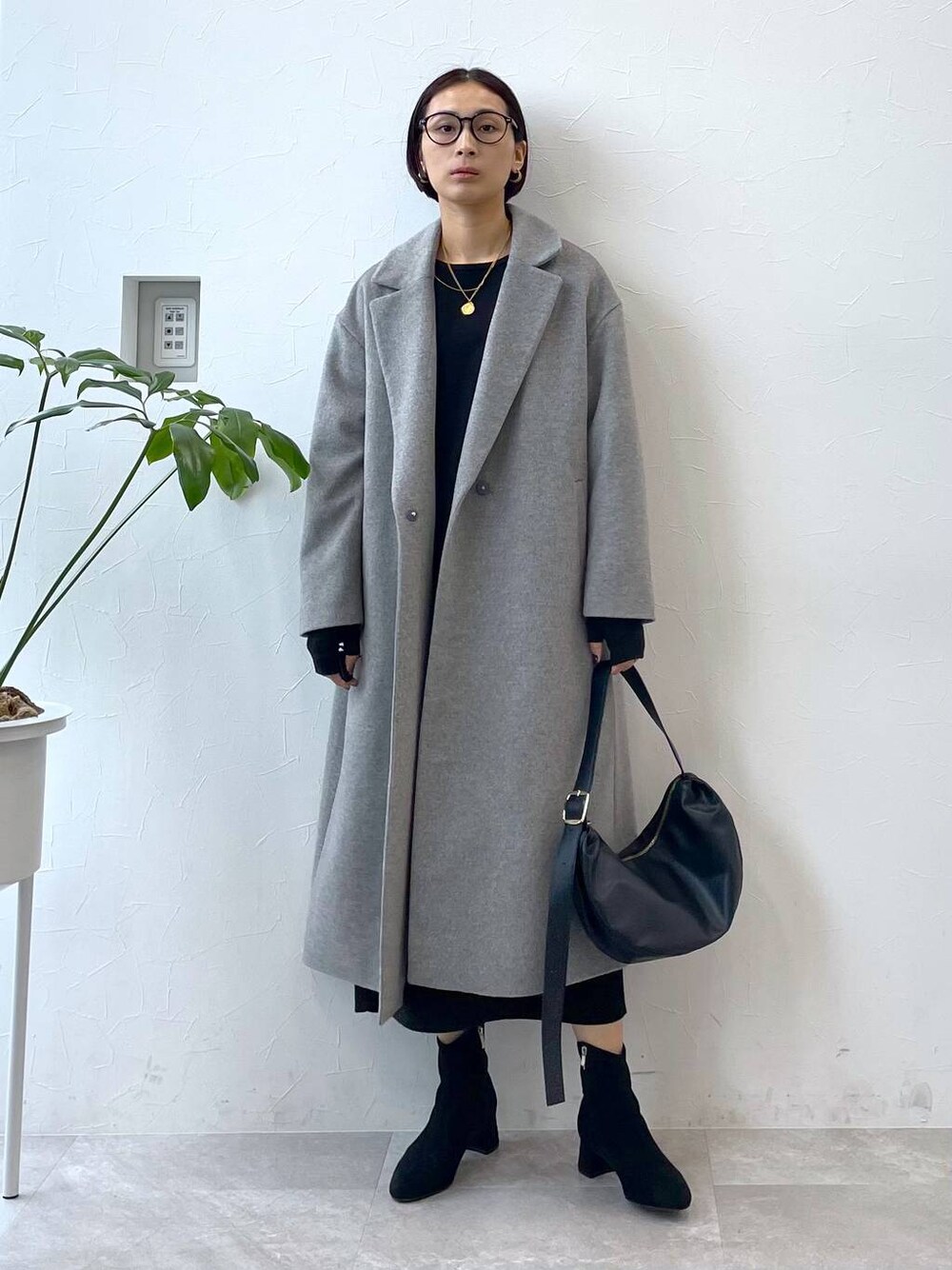 「スカート、ニット、セットアップ、手袋、コート、アウター、ブーツ、バッグ、Elura、高身長、リラックス、ベーシック/シンプル、ママコーデ、楽ちんコーデ、高見え」｜「Eluraの【軽量／クッション／ストレッチ】ソフトFITヒールブーツ/146748（ブーツ、グレー系）」を使った、eriさん（レディース・167cm）の冬コーディネートの1枚目の写真