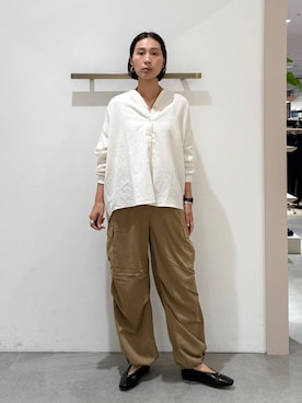 「アイテム（シャツ/ブラウス）」を使った、eriさん（レディース・167cm・30代）の秋コーディネート