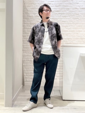 「AH ABAHOUSE（エーエイチアバハウス）の【AH ABAHOUSE / セットアップ対応】楊柳 イージースラックス（スラックス、グリーン系）」を使った、片山さん（メンズ・165cm）の春コーディネート