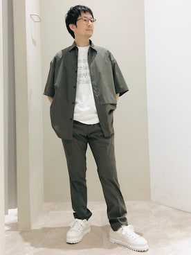 「アイテム（スラックス）」を使った、片山さん（メンズ・165cm・40代）の夏コーディネート
