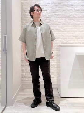 「alfredoBANNISTER（アルフレッドバニスター）の【SHOO IN SHOE】定番 究極のベーシック オールレザースニーカー（スニーカー、ブラック系）」を使った、片山さん（メンズ・165cm）の春コーディネート