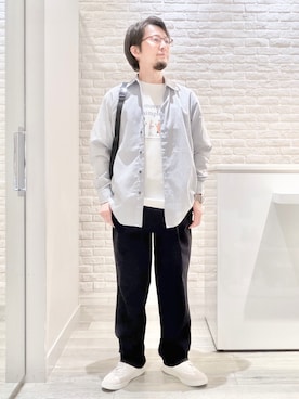 「alfredoBANNISTER（アルフレッドバニスター）の【WEB別注】トレーナータイプ レザースニーカー（スニーカー、ホワイト系）」を使った、片山さん（メンズ・165cm）の春コーディネート