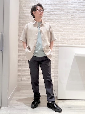 「ABAHOUSE GRAY（アバハウスグレイ）の【セットアップ対応】COOL DRY TOUCH イージースラックス /接触冷感 /吸水速乾 /UVカット（スラックス、ブルー系）」を使った、片山さん（メンズ・165cm）の春コーディネート