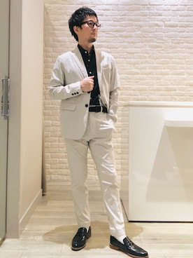 「アイテム（セットアップ、ベージュ系）」を使った、片山さん（メンズ・165cm）の夏コーディネート