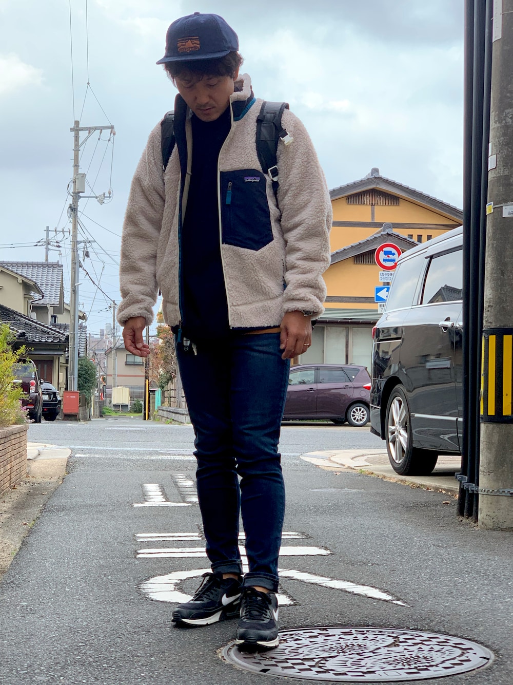 「秋冬コーデ、大人カジュアル、冬コーデ、ユニクロ、アウトドアスタイル、フリース、patagonia、レトロX、キャップ、スニーカー」｜「UNIQLOのアイテム（デニムパンツ、ブルー系）」を使った、yosukeさん（メンズ・171cm）の秋コーディネートの1枚目の写真
