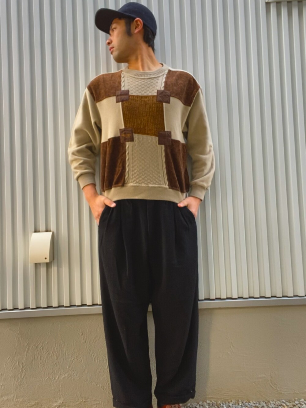 「シンプル、今日のコーデ、おしゃれさんと繋がりたい、大人コーデ、春コーデ、古着、古着MIX、春」｜「BEAMSのアイテム（キャップ、ブラック系）」を使った、j-itoさん（メンズ・175cm）の冬コーディネートの1枚目の写真