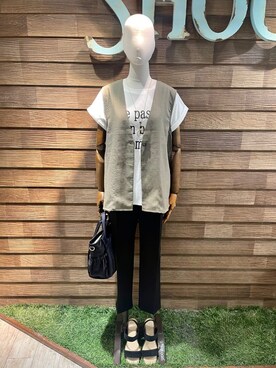「DRESKIP（ドレスキップ）の◆オンにもオフにも◎ さらさら楽ちん ゆるテ－パ－ドパンツ（その他パンツ、ブラック系）」を使った、関口 梨沙さん（レディース）の夏コーディネート