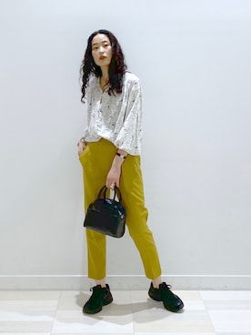 「袖ボリューム」｜「アイテム（スラックス）」を使った、YUKARIさん（レディース・169cm）の夏コーディネート