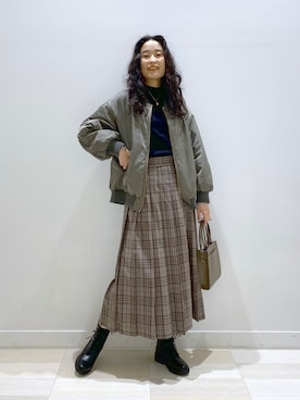 「チェック柄に恋してる」｜「アイテム（MA-1）」を使った、YUKARIさん（レディース・169cm）の秋コーディネート
