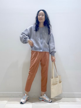 「袖ボリューム」｜「アイテム（スラックス）」を使った、YUKARIさん（レディース・169cm）の冬コーディネート
