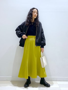 「袖ボリューム」｜「アイテム（MA-1）」を使った、YUKARIさん（レディース・169cm）の冬コーディネート