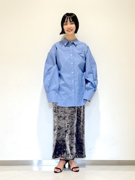 「ベロアスカート」｜「アイテム（サンダル）」を使った、sakiさん（レディース・162cm）の秋コーディネート