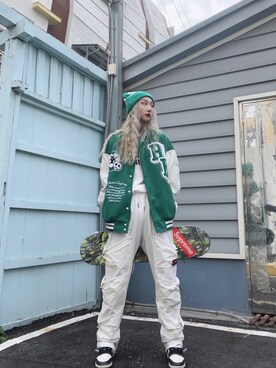 Supreme シュプリーム のニットキャップ ビーニーを使ったレディース人気ファッションコーディネート Wear