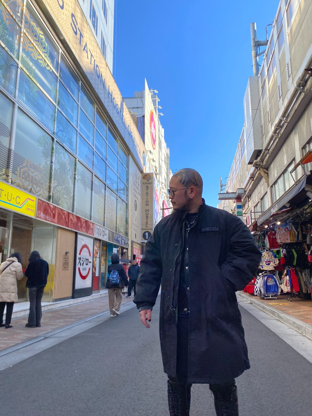 「メンズコーデ、今日のコーデ、シンプルスタイル、デニムパンツ、AVIREX、ootd、いいね、save、フォローお願いします🤑、オトナカジュアル、おしゃれさんと繋がりたい、コート」｜「AVIREXのTYPE M-65 FIELD COAT / タイプ M-65 フィールド コート / AVIREX / アヴィレックス（モッズコート、ブラック系）」を使った、ᛚᛁᛚᛚᛖ ᛒᛖᚱᛋᛖᚱᚴᚱさん（メンズ・166cm）の春コーディネートの1枚目の写真