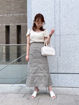 「one after another NICE CLAUP（ワンアフターアナザーナイスクラップ）の袖フレアクロスサマーニット（ニット/セーター、ベージュ系）」を使った、小川こゆきさん（レディース・152cm）の夏コーディネート