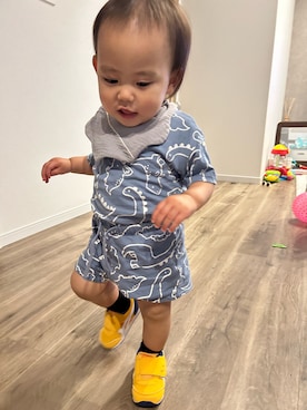 「アイテム（シューズ）」を使った、じゅーさんさん（キッズ・70cm）の秋コーディネート