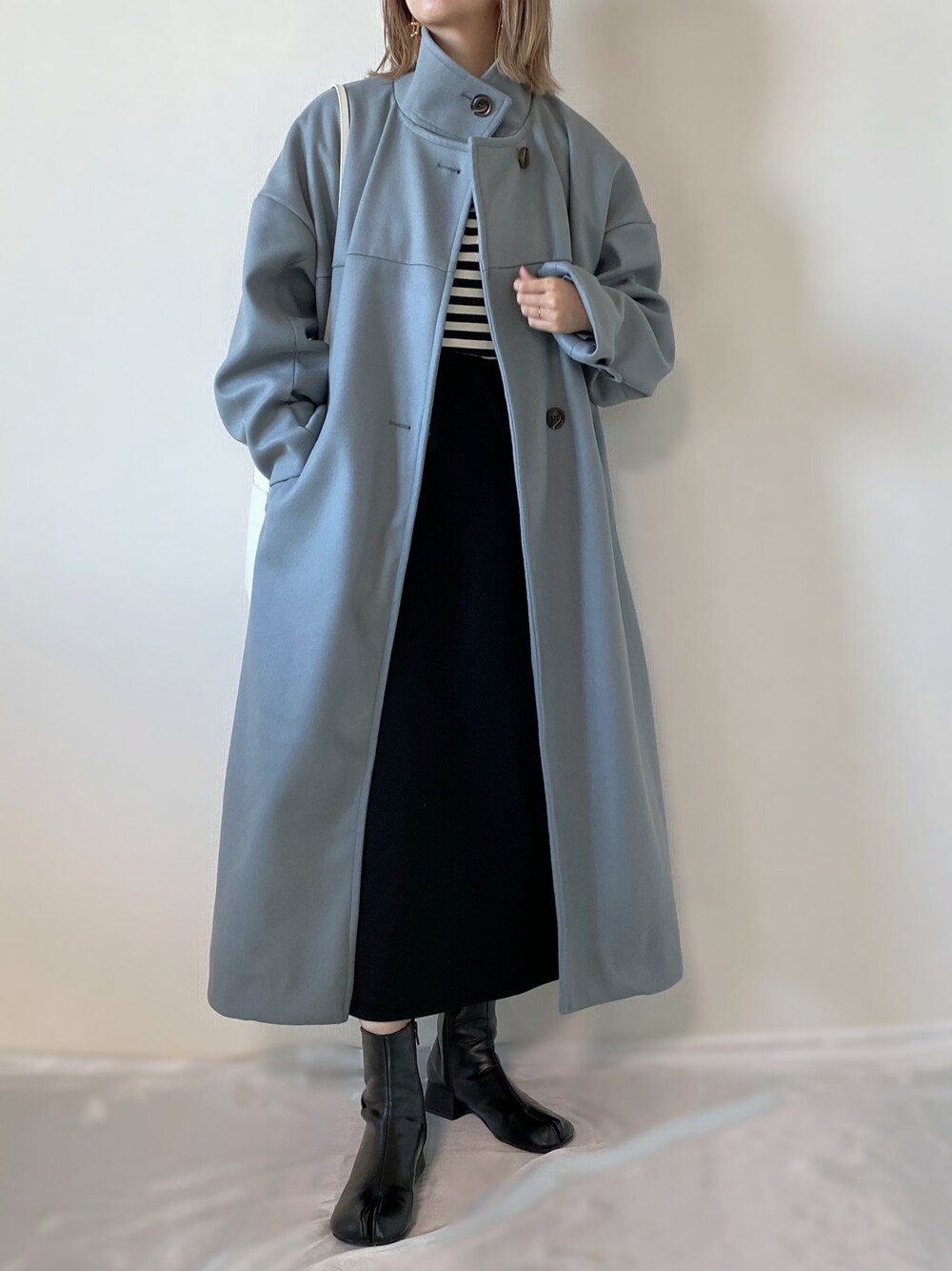 「コート、ワンピース、ブーツ、冬コーデ、スタンドネック、おしゃれさんと繋がりたい、birthdayroom、キルモンマルシェ」｜「Birthday roomの様々な表情に。スタンドネックフェイクウールコート（その他アウター、ブルー系）」を使った、memeさん（レディース・158cm）の秋コーディネートの1枚目の写真